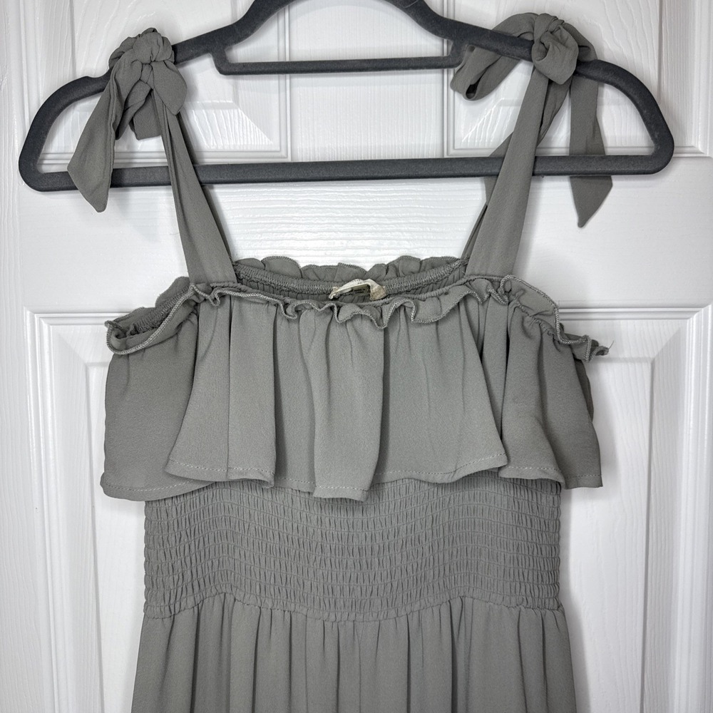 Elegant Gray Maxi Dress - Picture 2 of 11